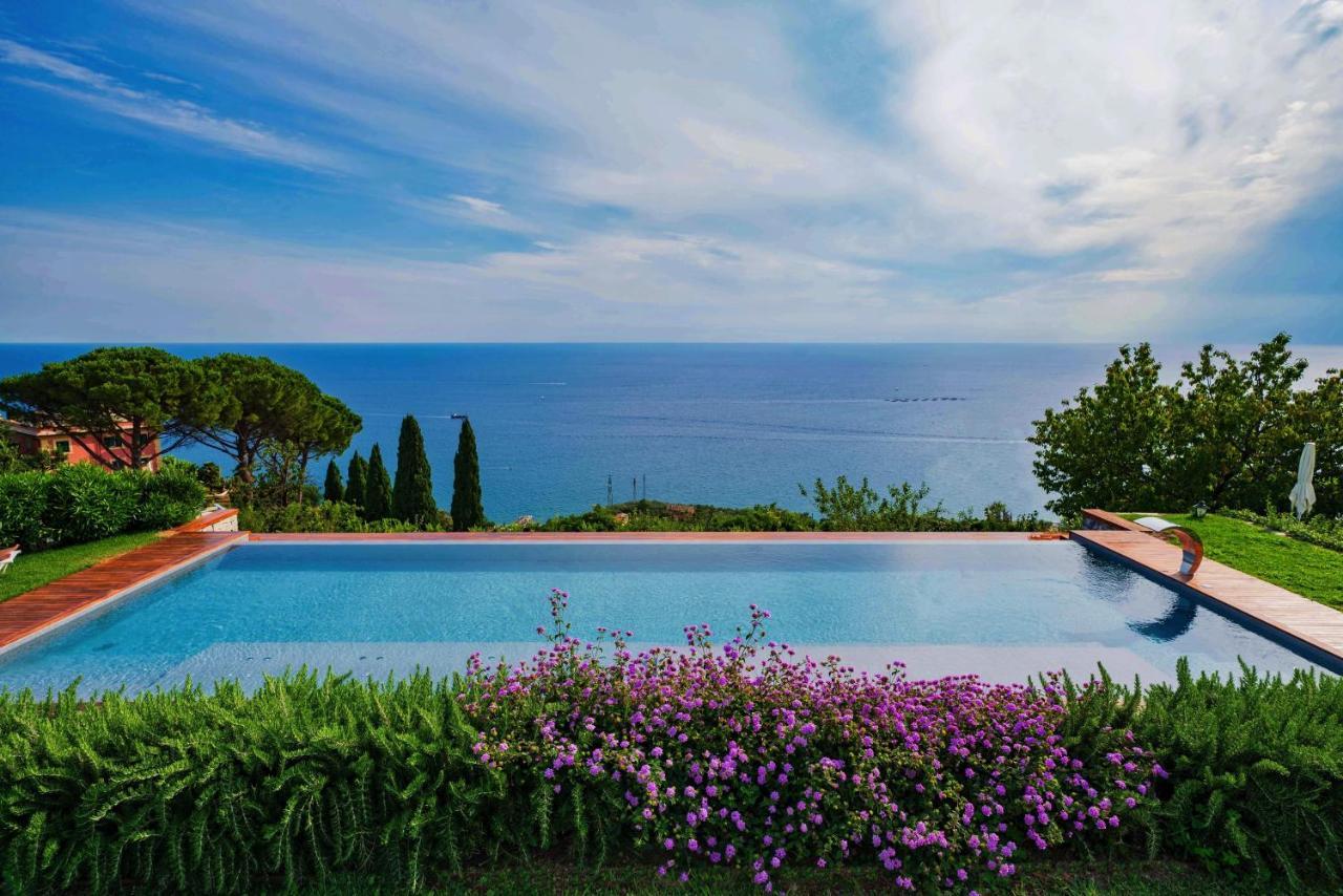 Villa Riviera Resort Lavagna Ngoại thất bức ảnh