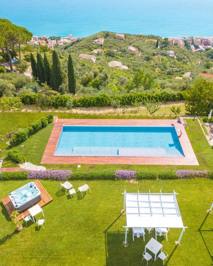 Villa Riviera Resort Lavagna Ngoại thất bức ảnh
